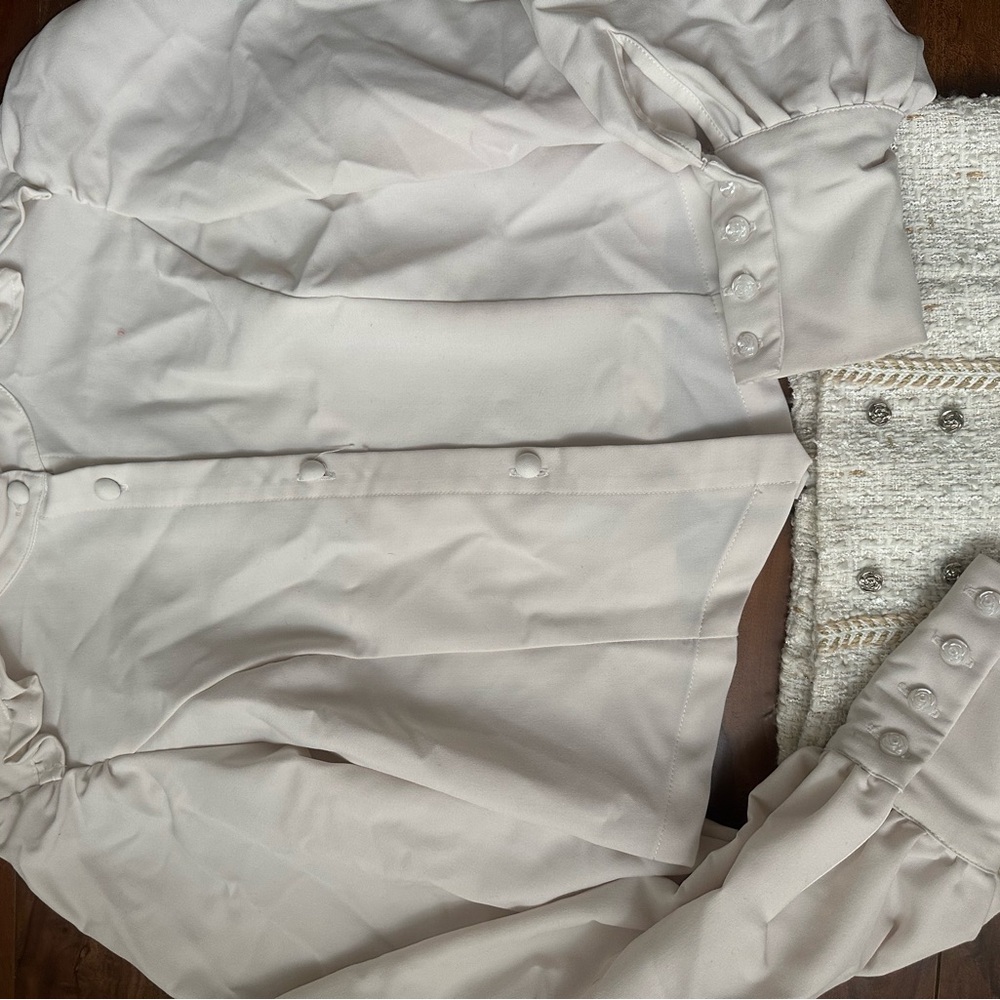 Elegant Cream Blouse and Skirt Set - Picture 3 of 7
